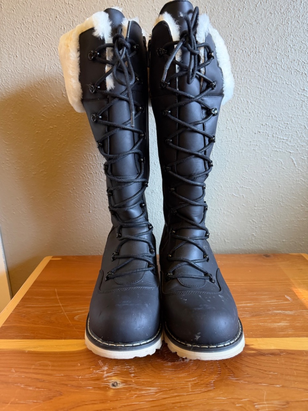 Royal Canadian Dalhousie Black/Ivory Women's Boot Size 11